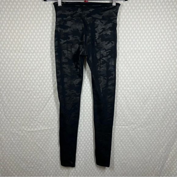 Spanx Black Faux Leather Camo Print High Rise Leggings - Picture 4 of 4